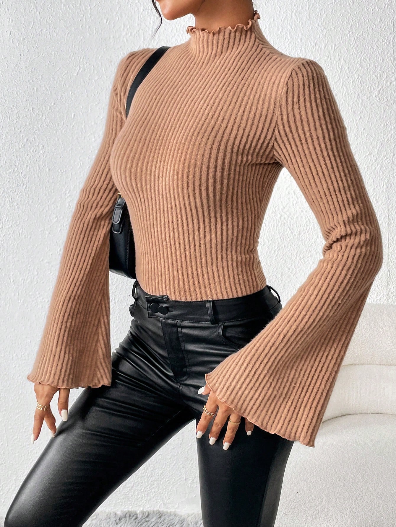 Body feminino cáqui de malha c - Turtleneck Bodysuit avaliação e preço